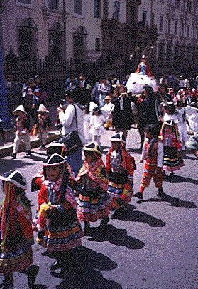 parade2.jpg (59137 bytes)