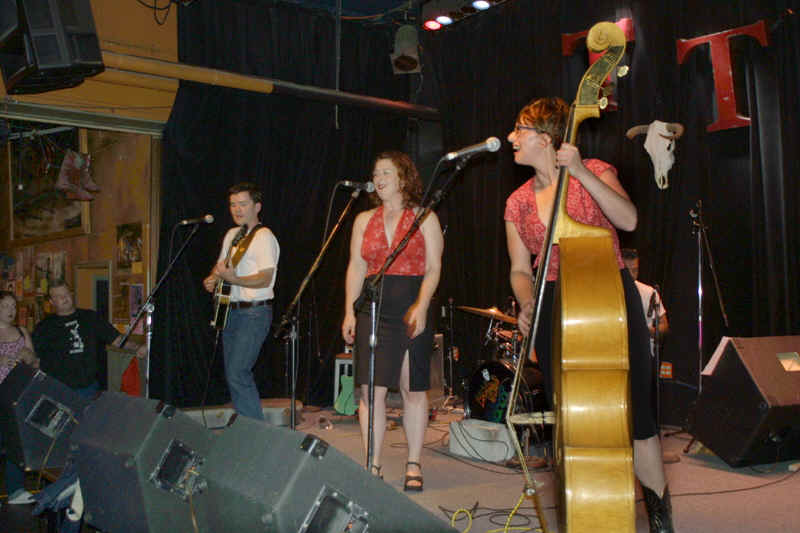 wpe16.jpg (43495 bytes)